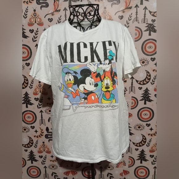 🆓️ Free W/Purchase Mickey and Friends Graphic T-Shirt Medium - Picture 1 of 5
